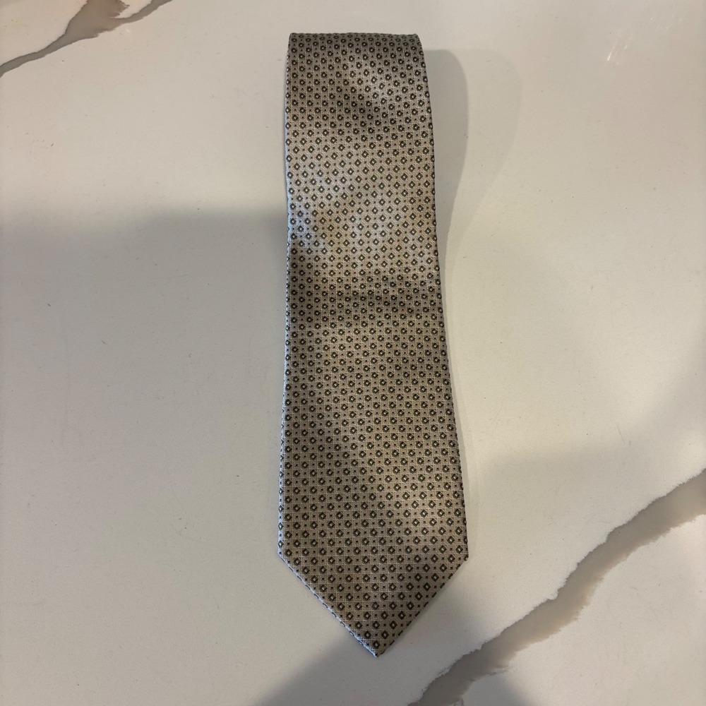 Joseph Abboud Mens Silk Tie Geometric Diamond Pattern Champagne Taupe Italy